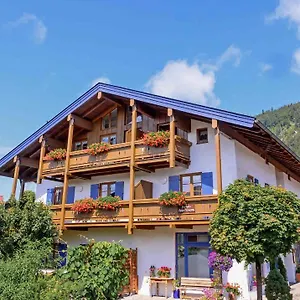 Hanna Teifel Apartment